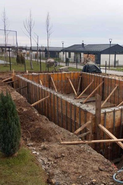 Zidovi betonskog bazena salovanje armiranje betoniranje