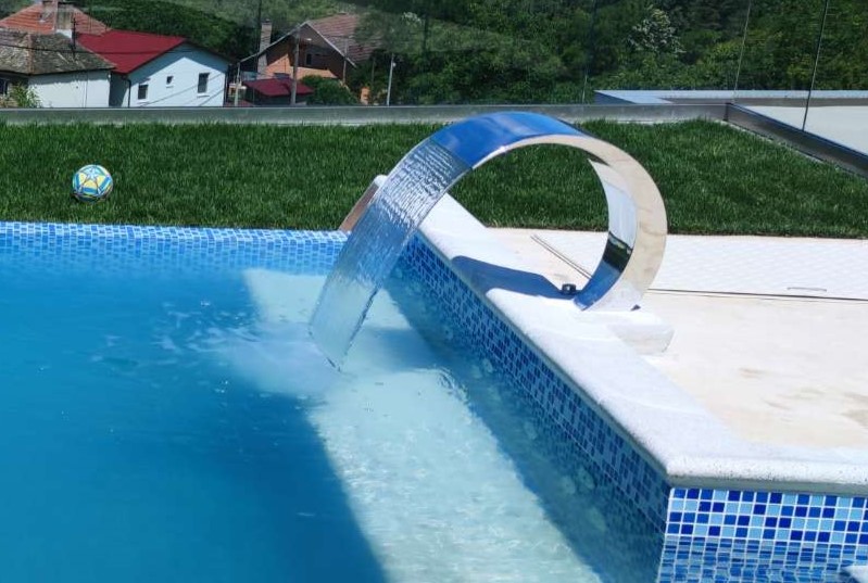 Inox vodopad lastin rep LV POOLS