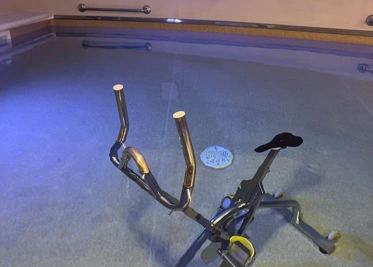 Bazen za rehabilitaciju i relaksaciju